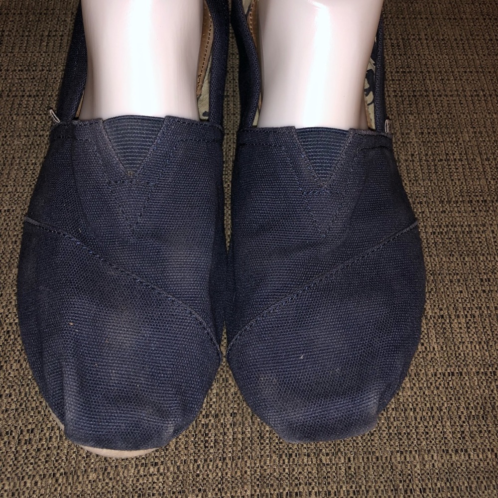 Toms Canvas Classics 9.5 Navy Blue Flat Slip Ons